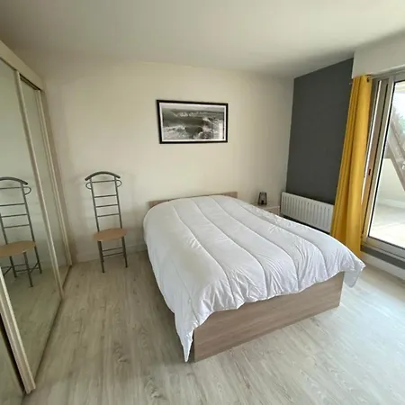 Duplex With Balcony And Close To The Sea